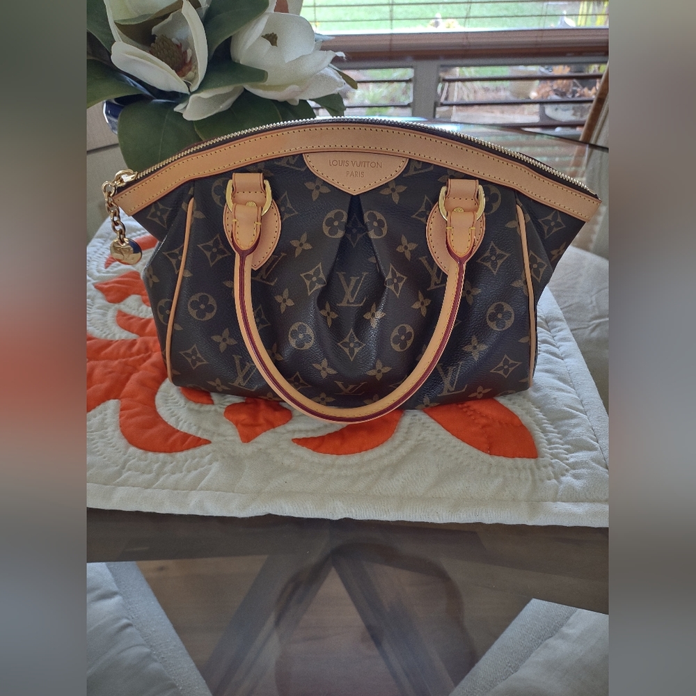 Louis Vuitton Monogram Tivoli PM Handbag - Picture 2 of 11